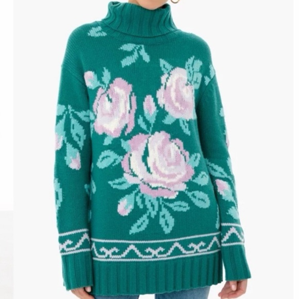 Tuckernuck beautiful Juniper Green Dahlia Turtleneck Sweater. Small